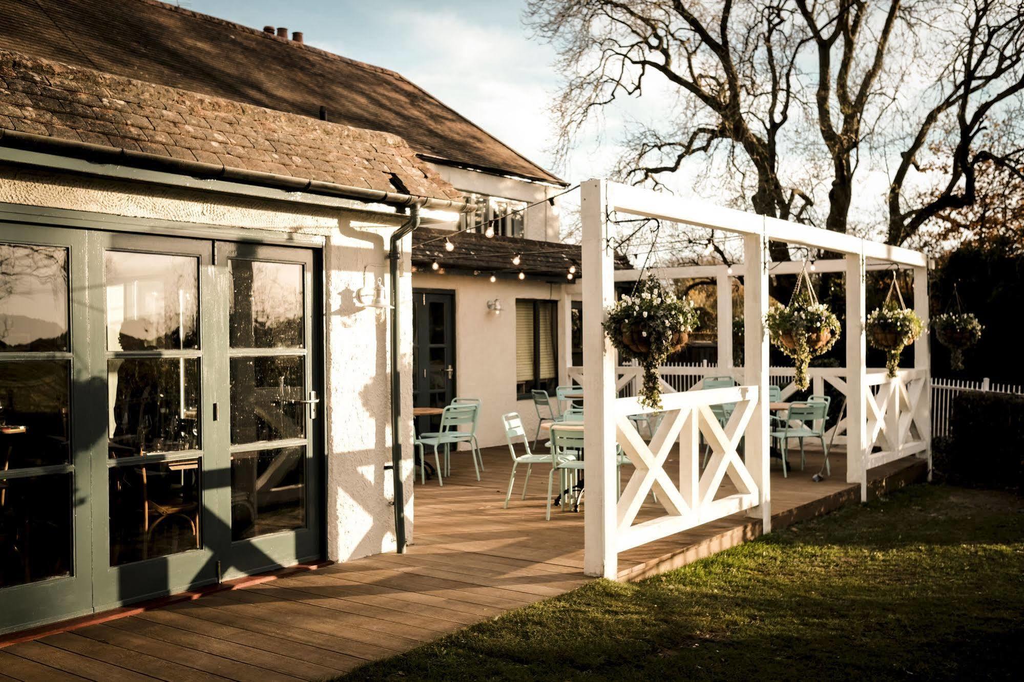 Fisherman'S Haunt Hotel Christchurch  Exterior photo